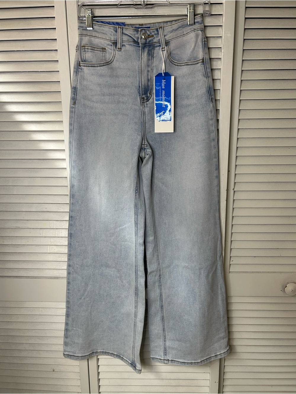 Blue Moment High Rise Wide Leg Light Wash  Women’s Jeans - Size 26